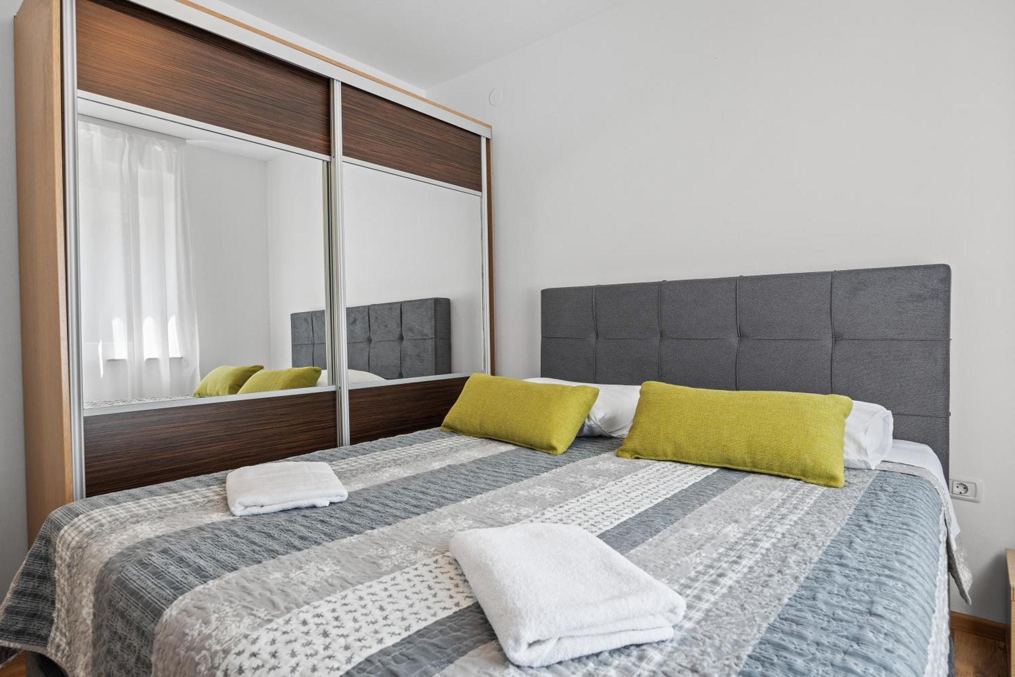 Neea Apartments Медулин Стая снимка